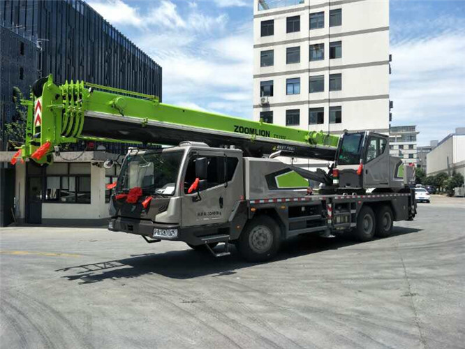 盖州市跨街广告牌的高空安装注意事项